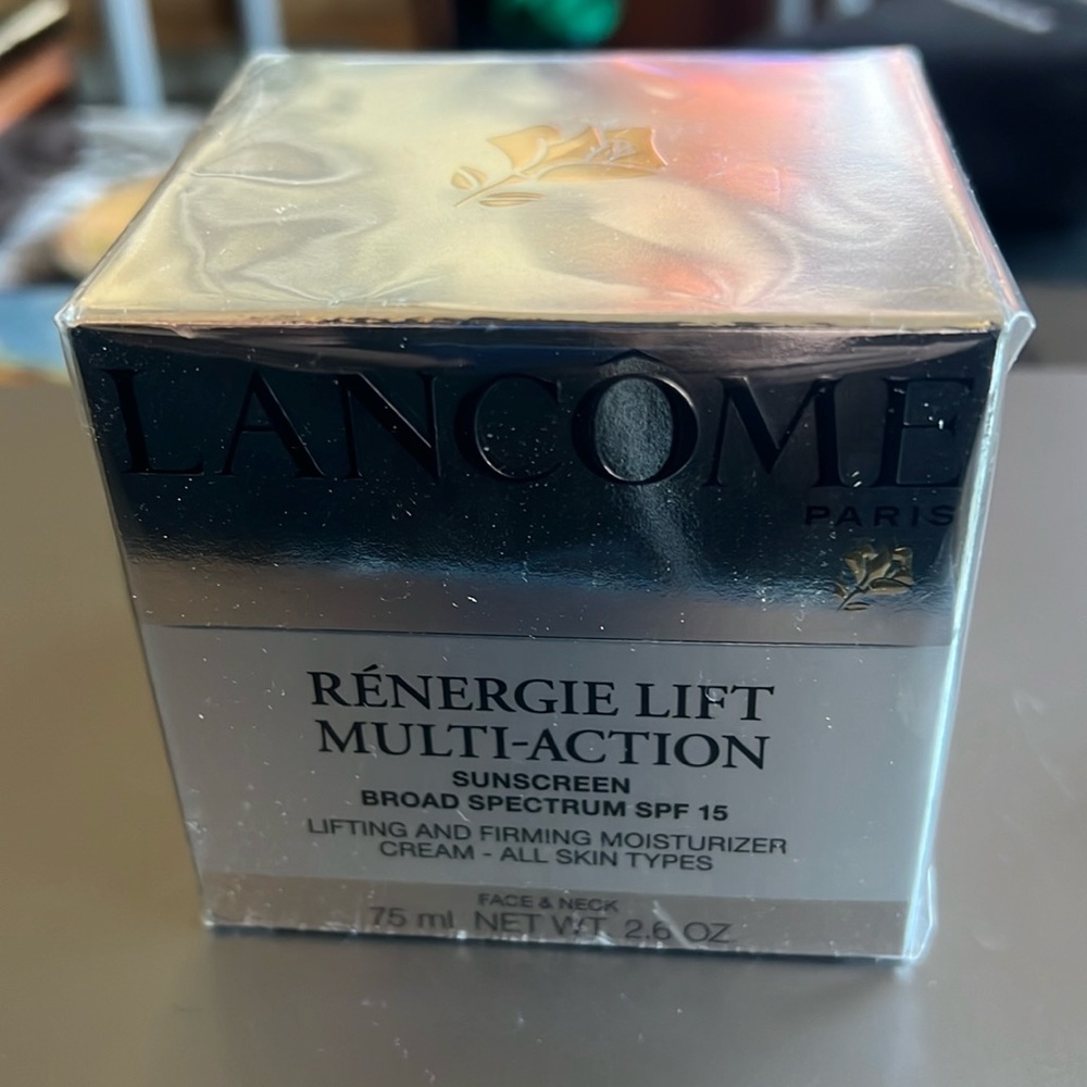 Lancôme Renergie Lift Multi-Action with sunscreen NWT